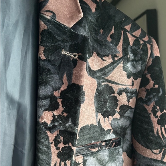 Velvet Floral Print Blazer In Dusty Pink/ Midnight Blue - Picture 2 of 4